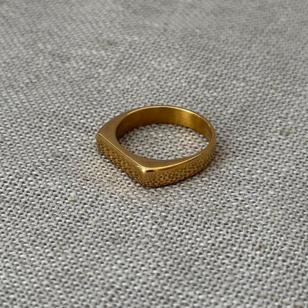 Gold signet ring classic rectangle MENS2